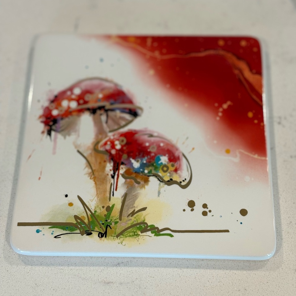 🍄Dreamy Red & White Mushroom Tile Art Trivet NWOT Enseco  “Izzy & Oliver”
